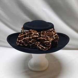 Unbranded Black felt hat with Leopard Bow wide brim Size 7" x 8" x 21" round